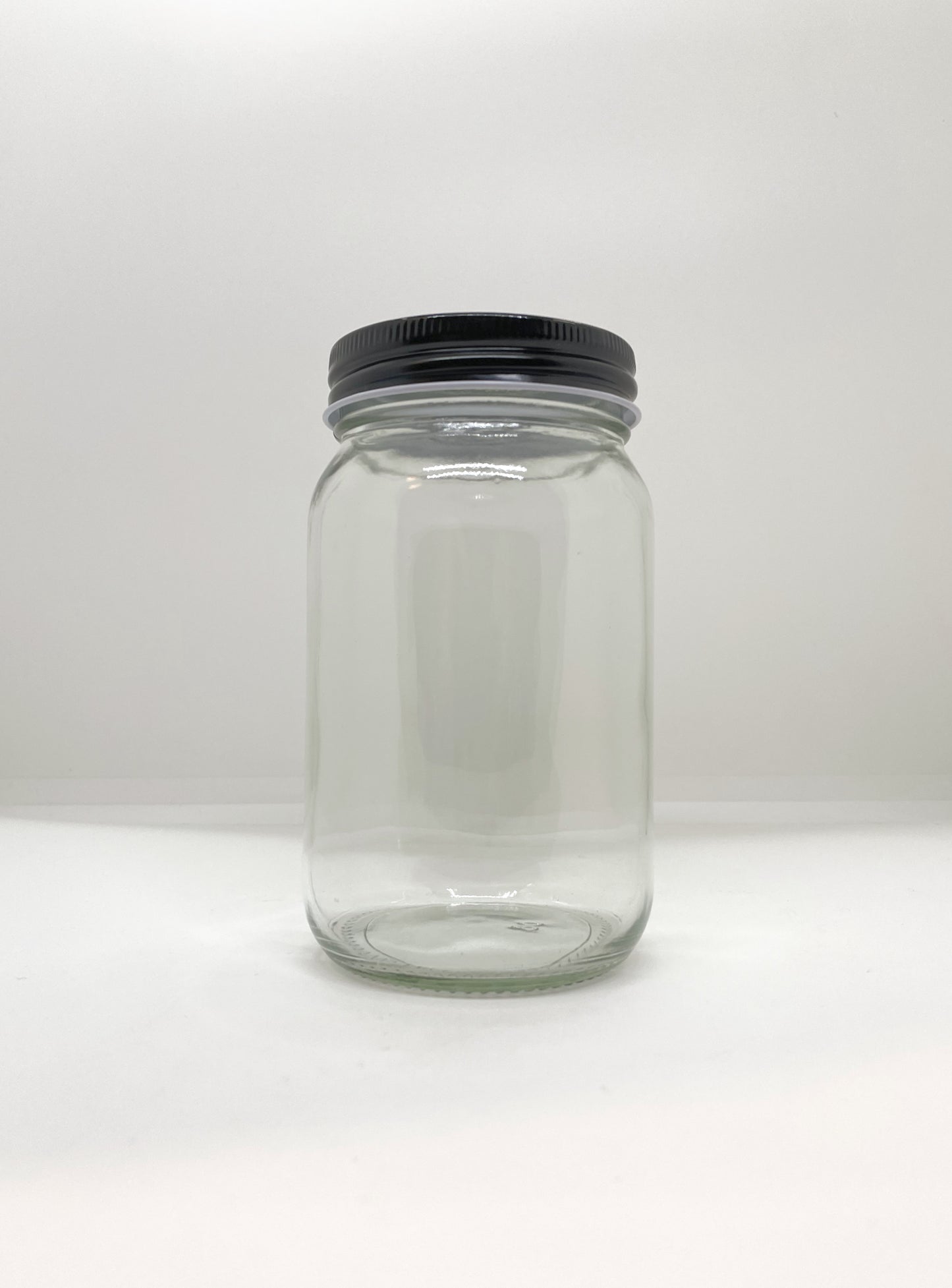 520mL. Mason glass jar (round) and Lid. (Net Fill Capacity: 480mL.+/-)